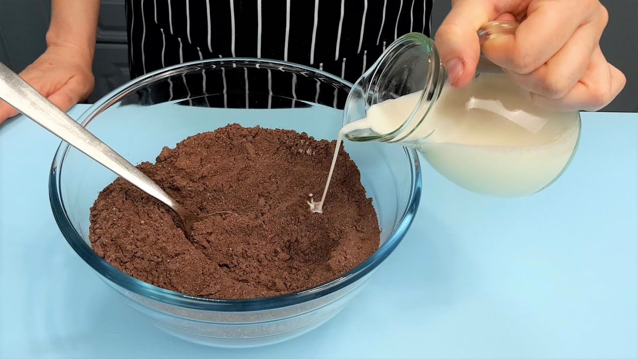Umplutura de cacao la rece (fara fierbere) pentru cozonac. Crema super simpla, rapida si buna.