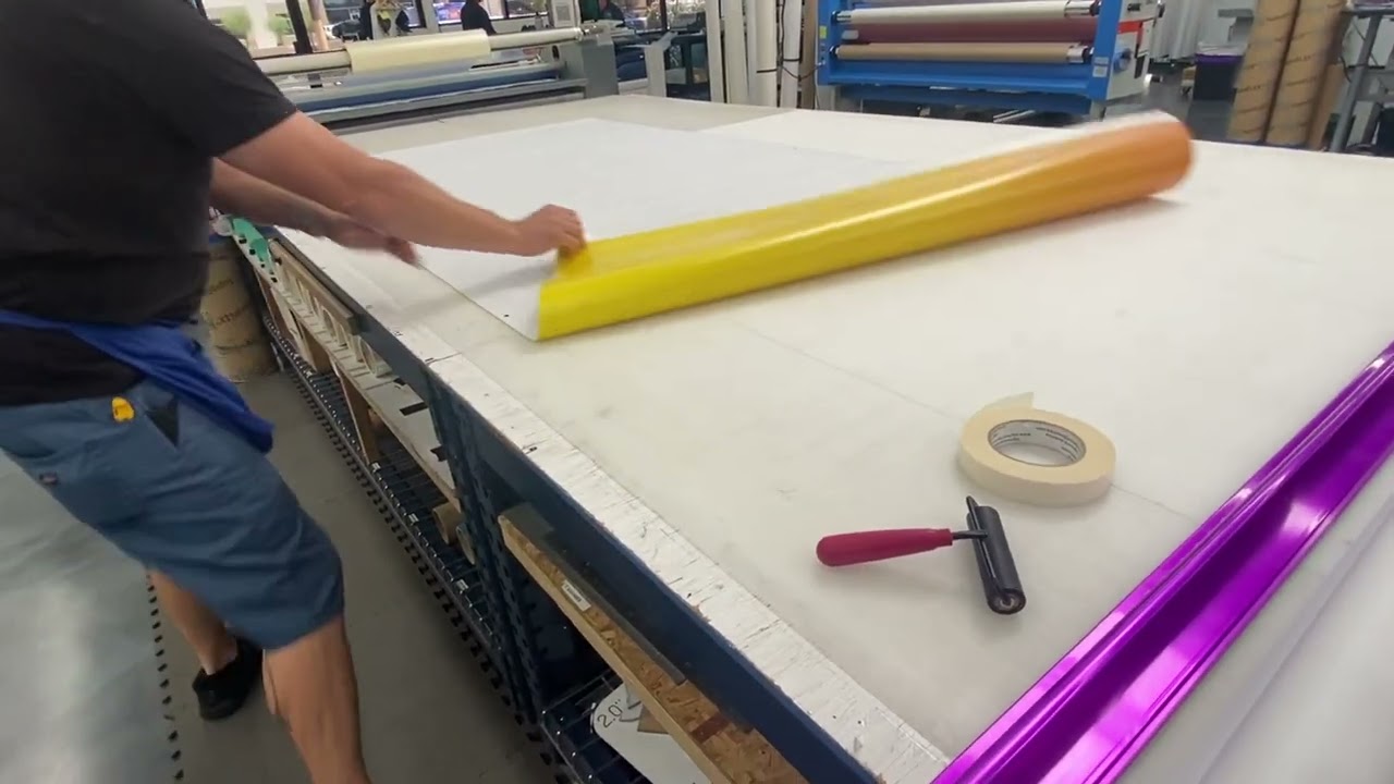 Finishing - Banner Hemming At Halo Ink