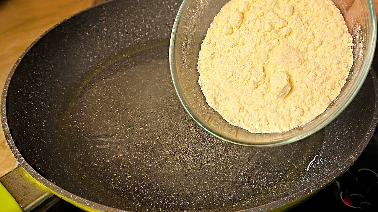 Gießen Sie Maismehl in einen Topf mit kochendem Wasser und es ist im Handumdrehen köstlich. Brot