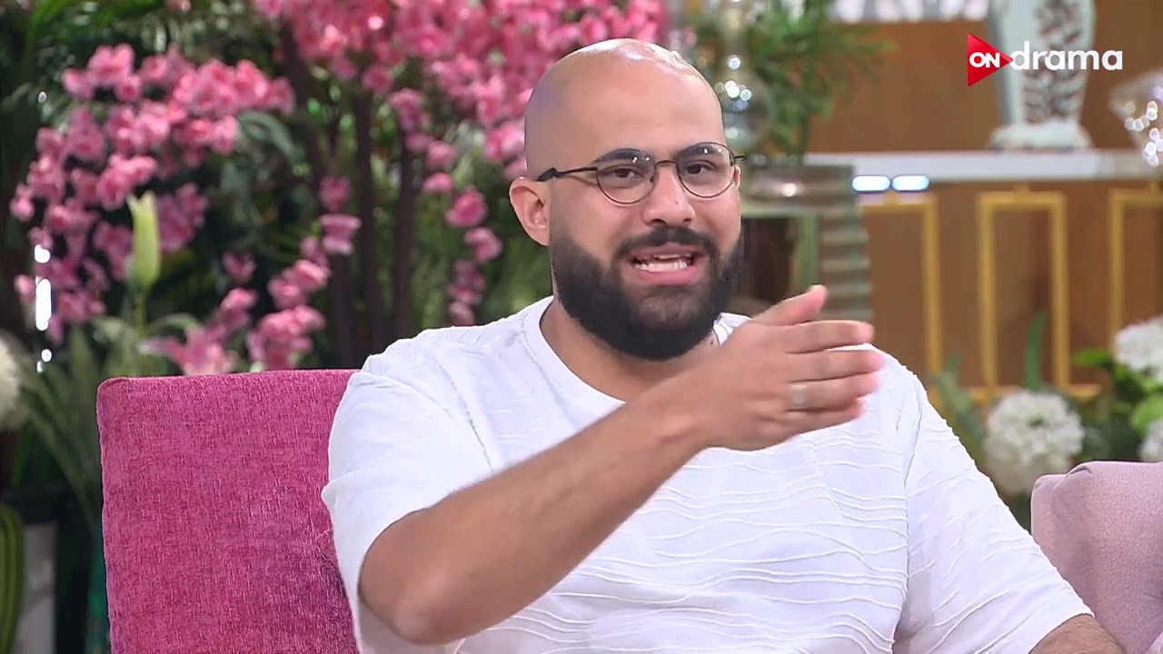 ‏عيلته كلها دحيحة🤓.. شوف 
