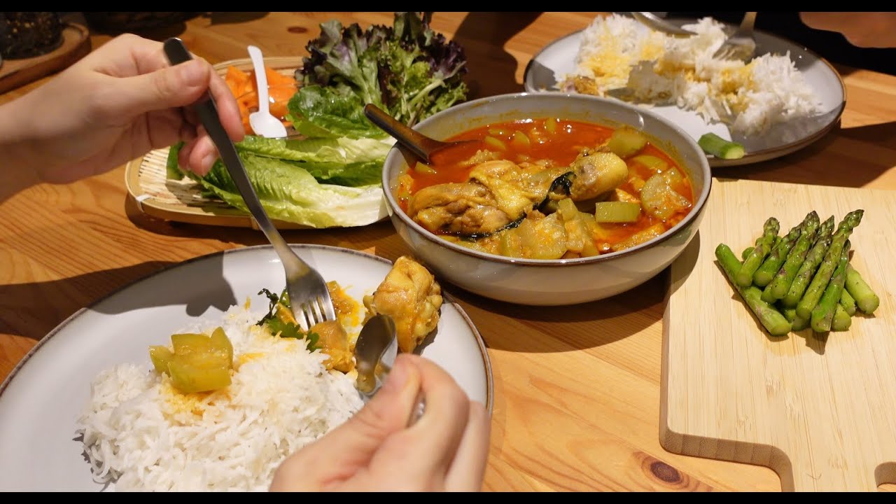 Burmese traditional dishes for dinner and breakfast.