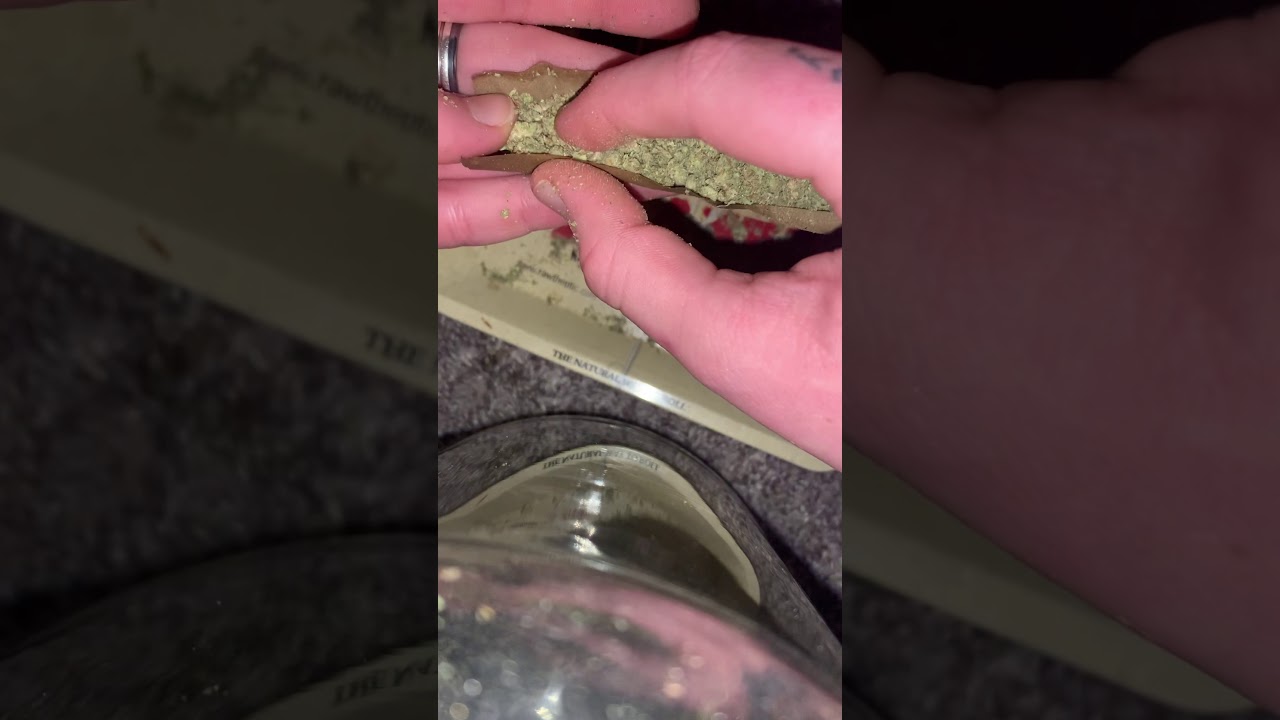 How to roll a blunt. High hemp wrap