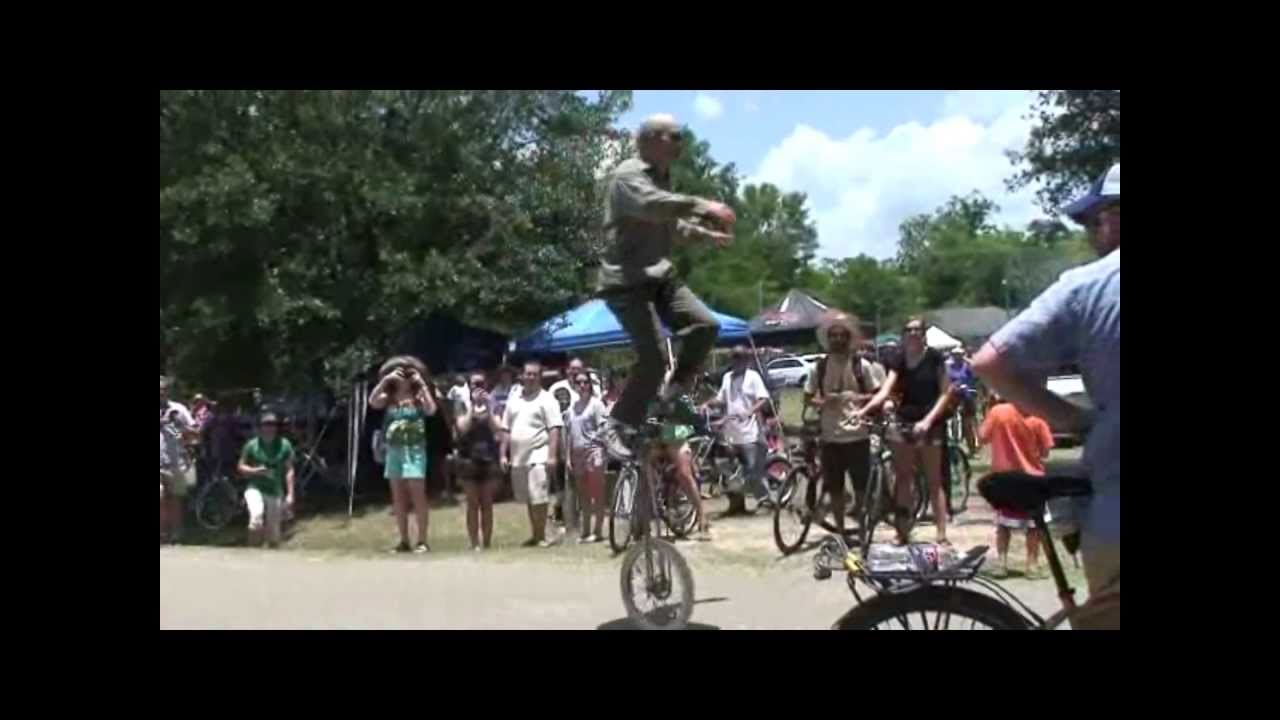 Uncle Floville - street performing