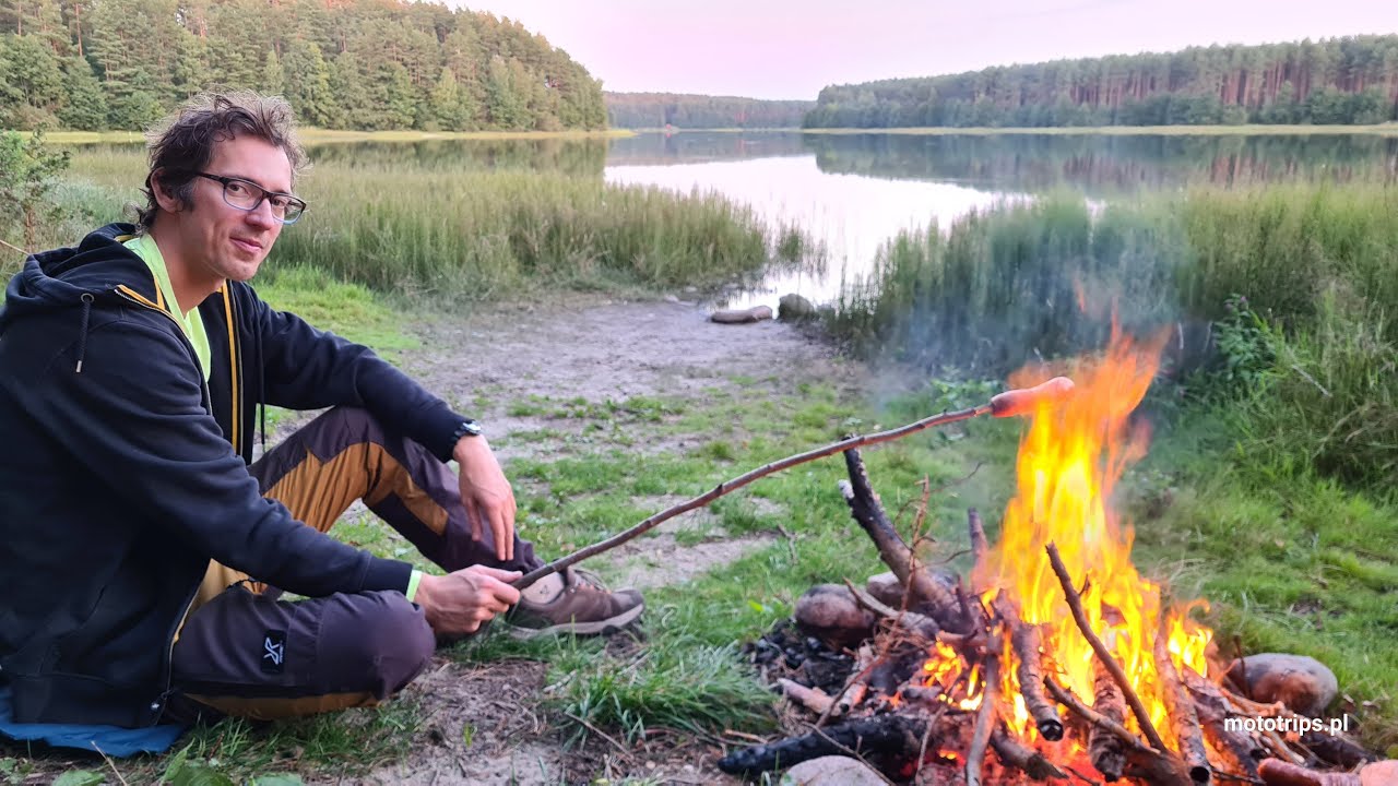 Motocyklowa Przygoda na Kaszubach: Biwak, Jezioro i Dźwięki Natury 🏍️🌳