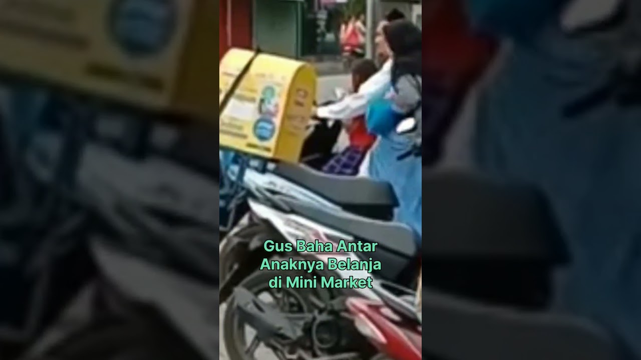 Viral, Gus Baha Antar Anaknya Berbelanja