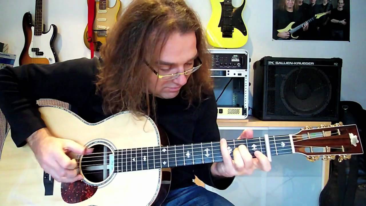 Peter Autschbach erkl&auml;rt den Nanoflex Tonabnehmer von Shadow Electronics f&uuml;r akustische Gitarre
