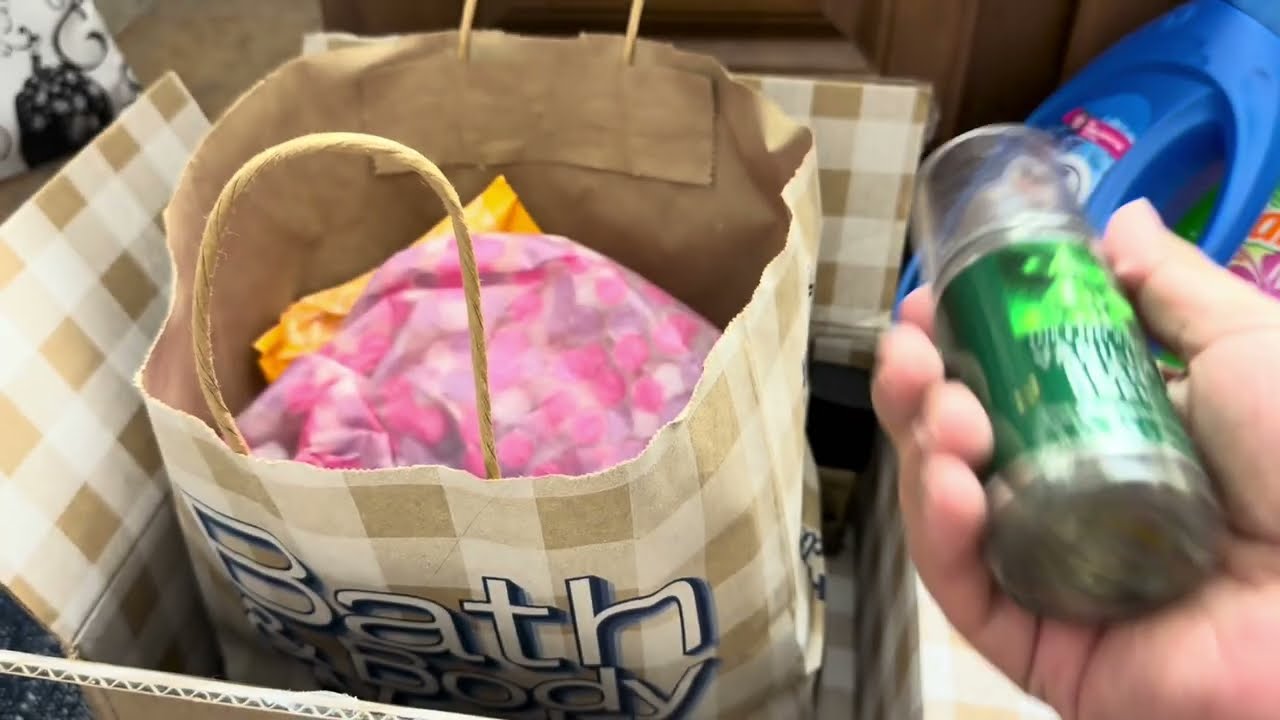 December empties #bathandbodyworks #candles #emptiesvideo 