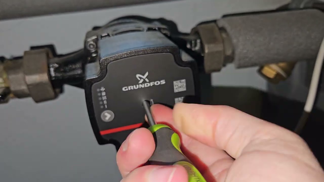 КАК РАЗБЛОКИРОВАТЬ НАСОС GRUNDFOS ALPHA 1? ЛЕГКО!