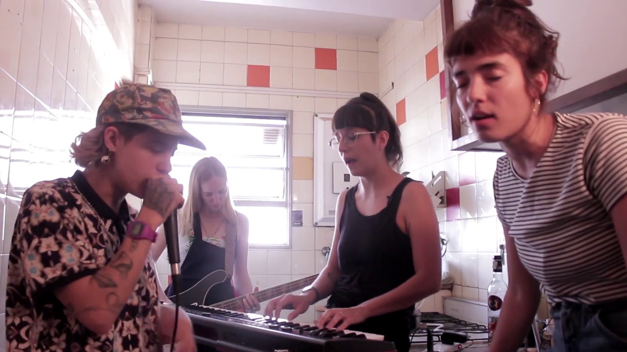 BESTIA FEAT. PANDA ELLIOT - VAMPIRA - MUSIQUITA EN LA COCINA #280
