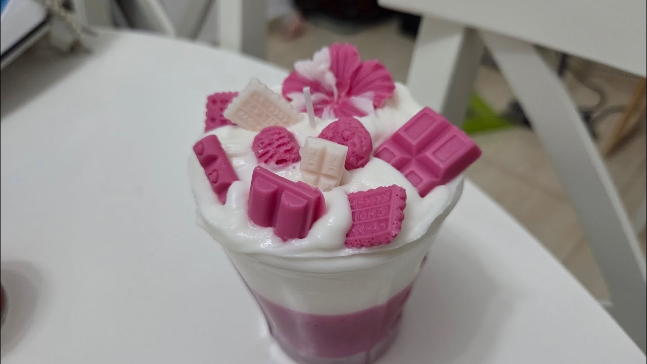 Postre de fresas y crema #fresas #velas #candle 