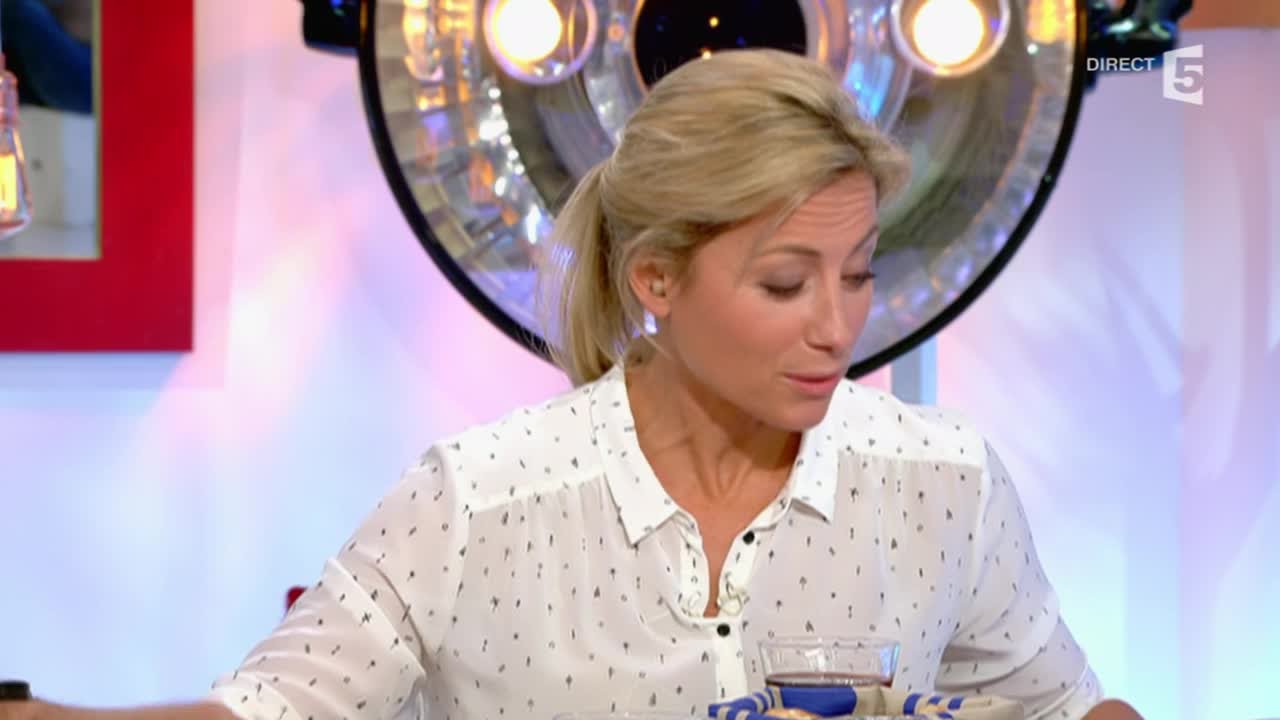 Le temps de rire avec Karine Viard et Isabelle Carré - C à vous - 23/11/2015
