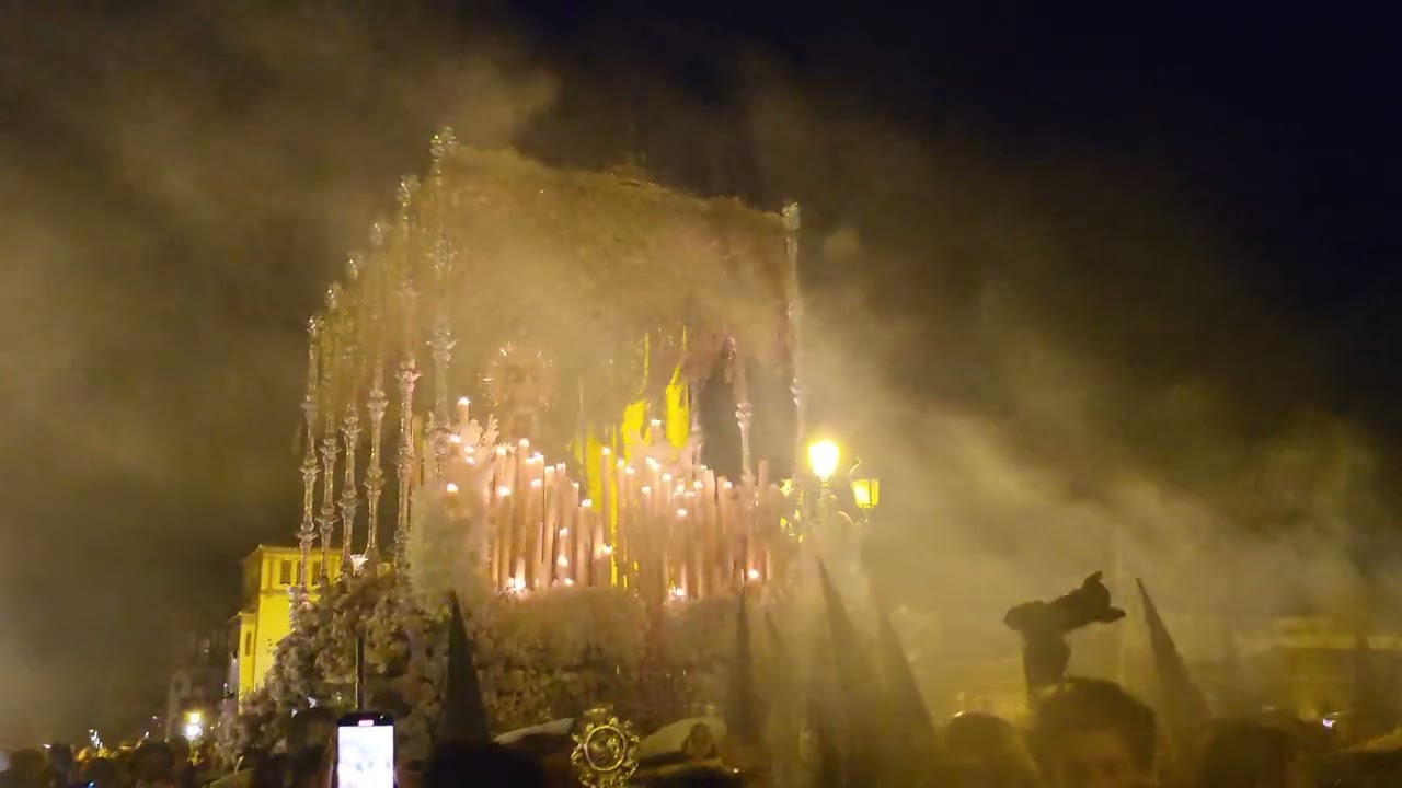 Esperanza de Triana en puente de Triana