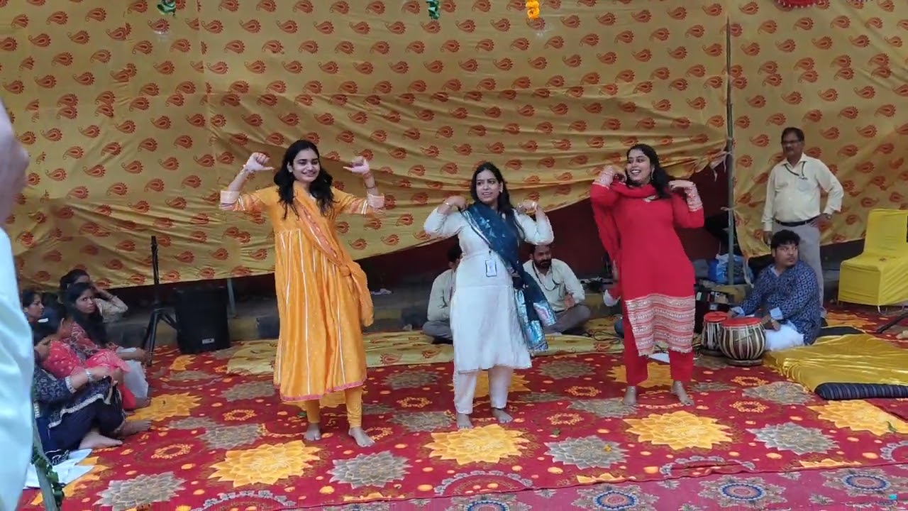 Delhi metro vishwakarma puja celebration and dance / party / dance / vlog