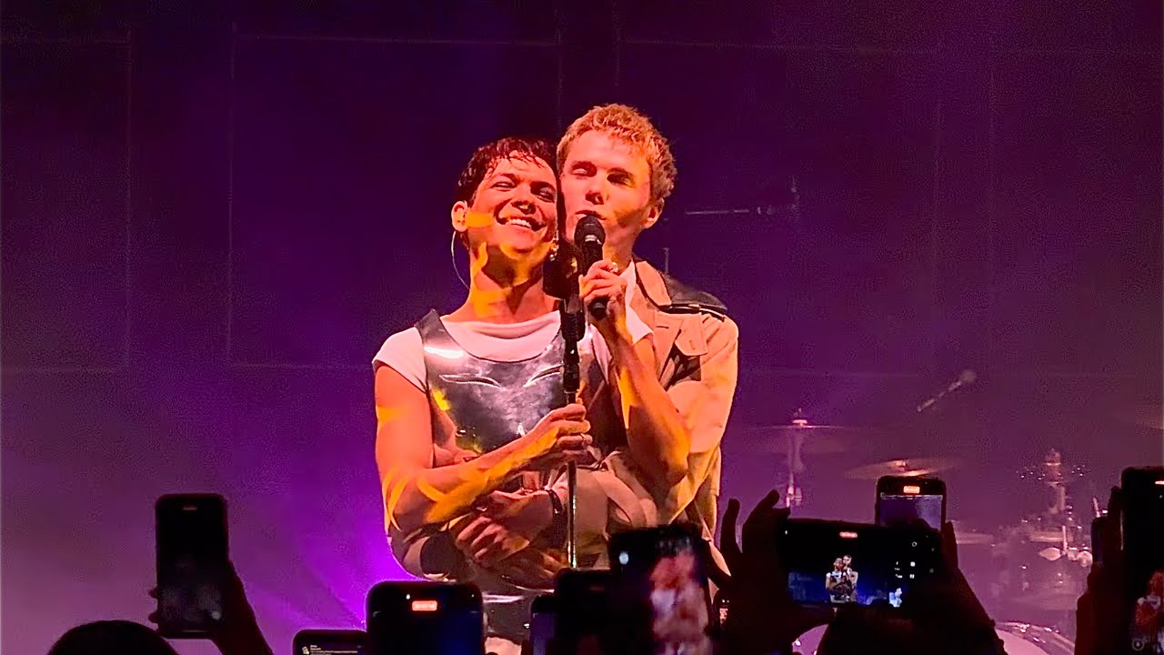 Edvin Ryding & Omar Rudberg being in love with each other on stage in London
