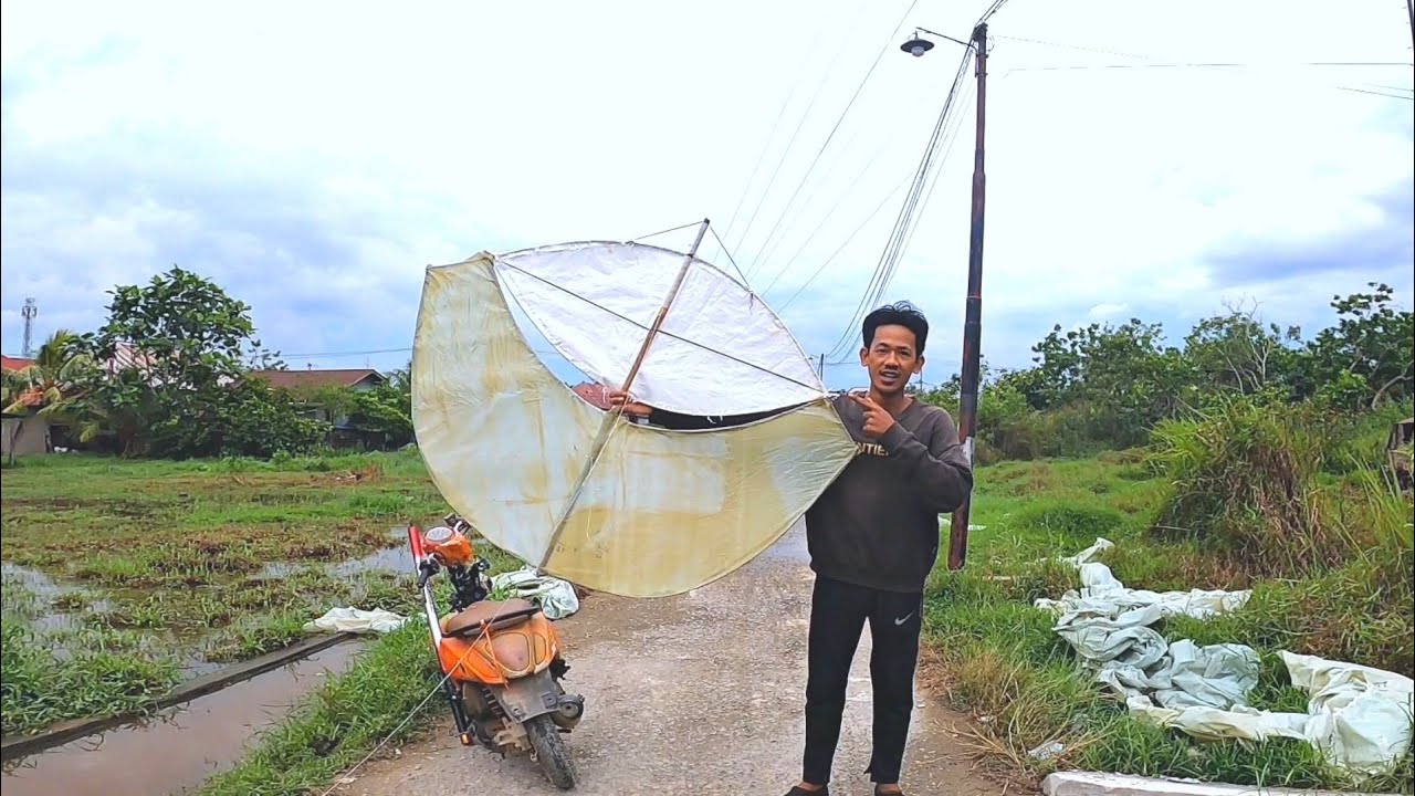 LAGI ASIK BERBURU MALAH KETEMU LAYANGAN PEGON TERBUAT DARI KARUNG