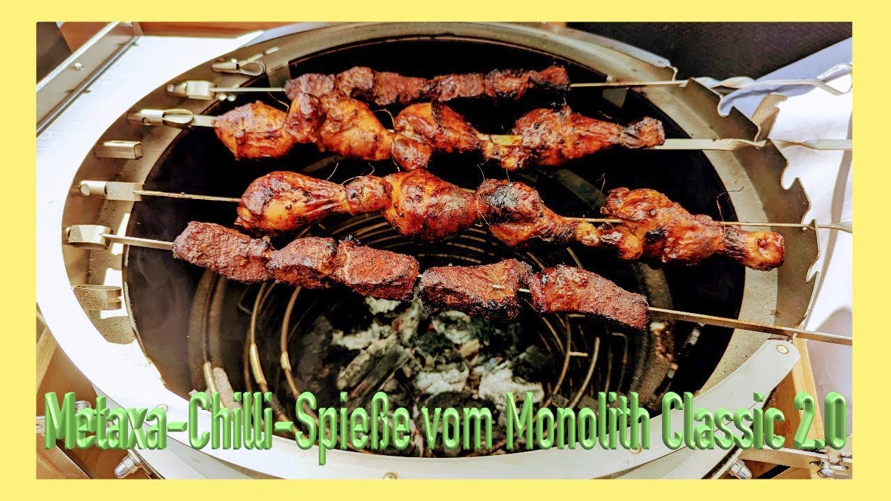 Metaxa-Chili-Spieße von der Monolith Classic 2.0 Rotisserie