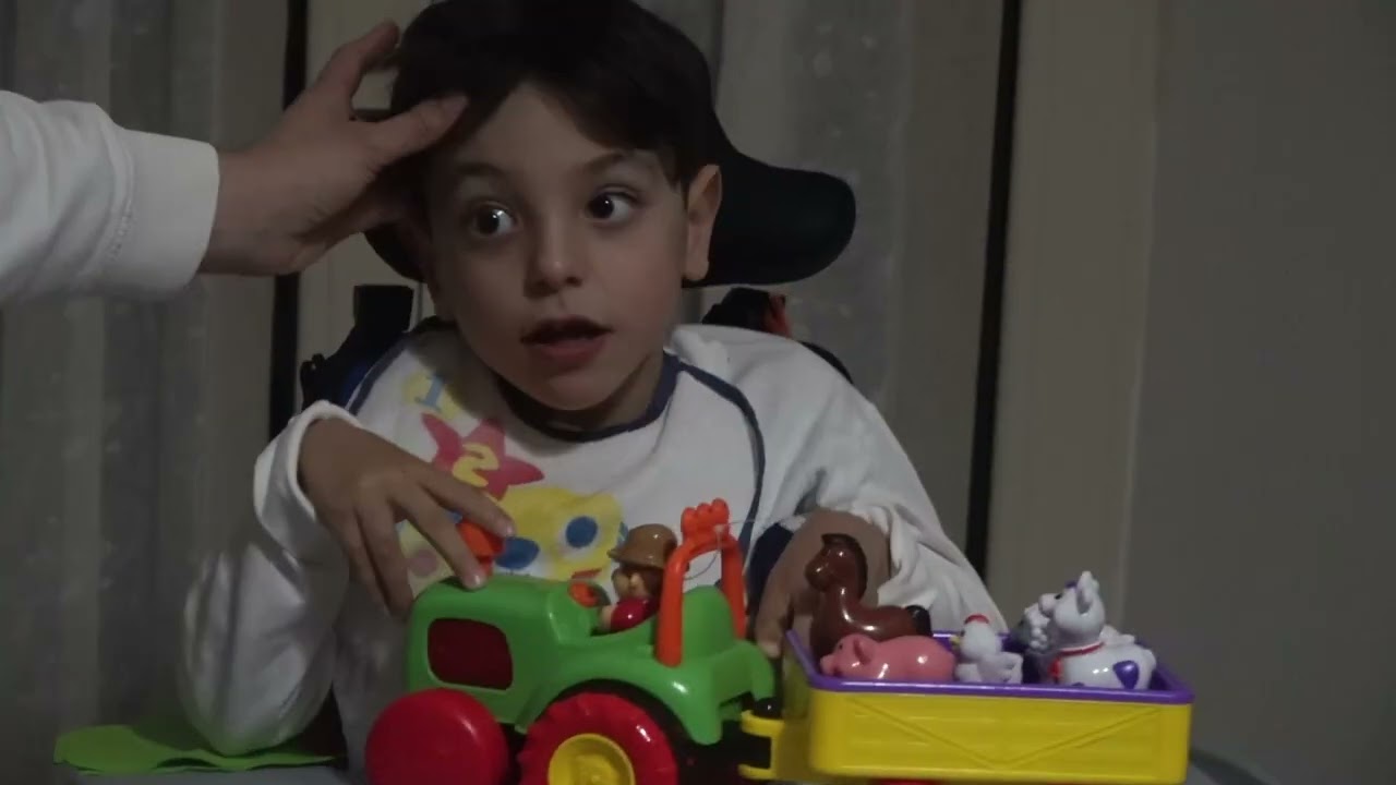 Pozzuoli, affetto da paralisi cerebrale: l'appello dei genitori per una casa senza barriere