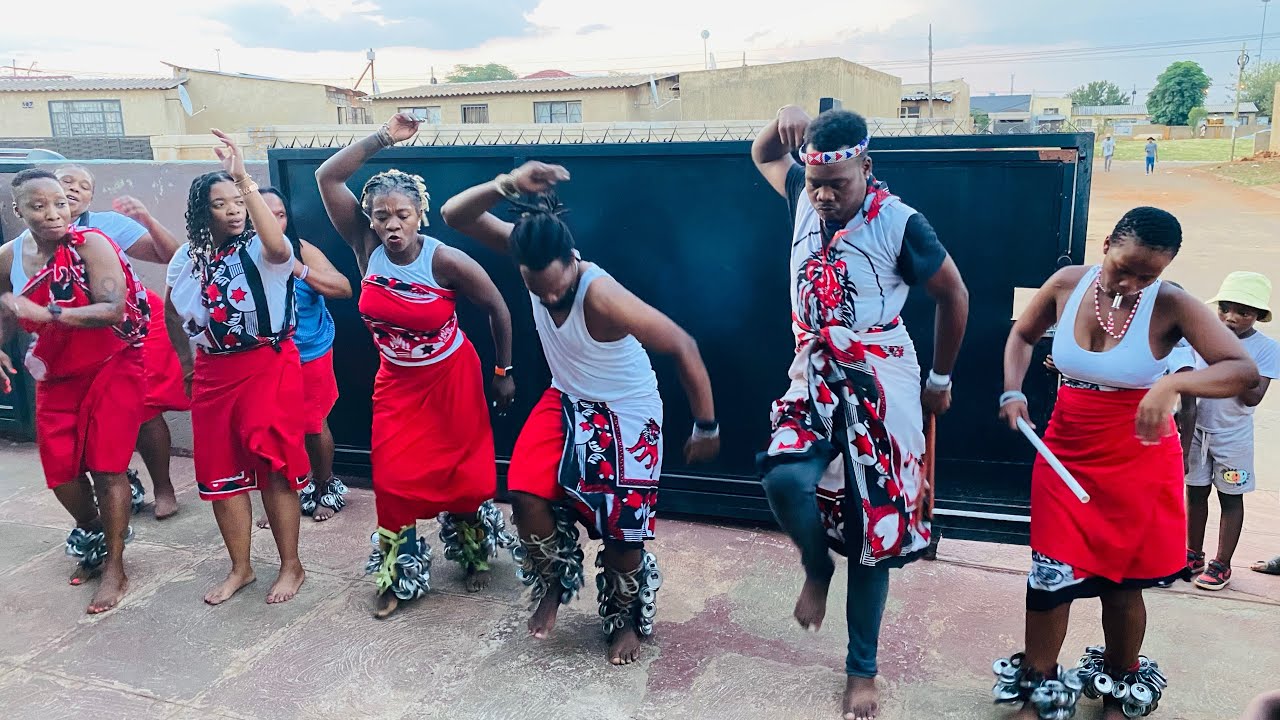 Baba uyi’vuma makhosi 🎶🎶🎶🎶 The story of the pain of losing Ingwenyama yakho is in the songs 📿