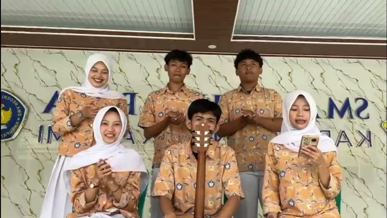 TUGAS BAHASA INDONESIA MEMBUAT MUSIKALISASI PUISI YANG BERJUDUL 