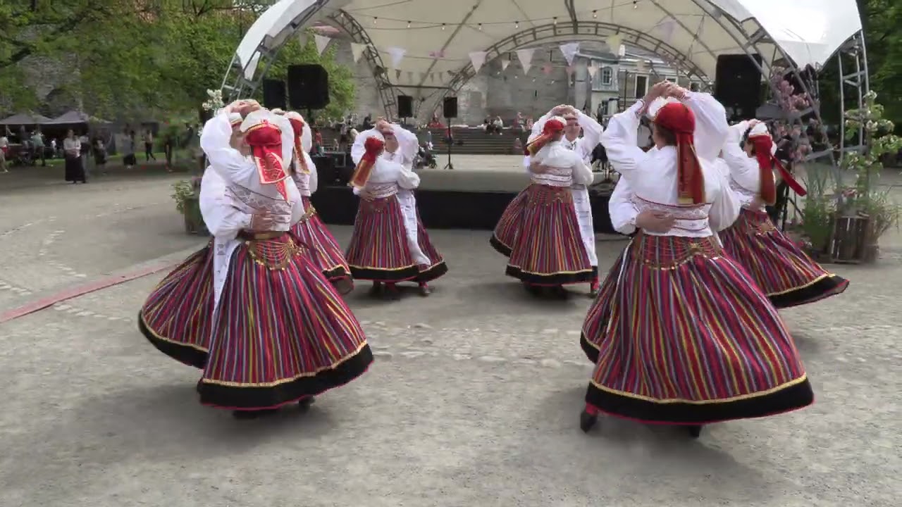Vanalinna päevad 05.06.22, rahvatants (MVI 0006)