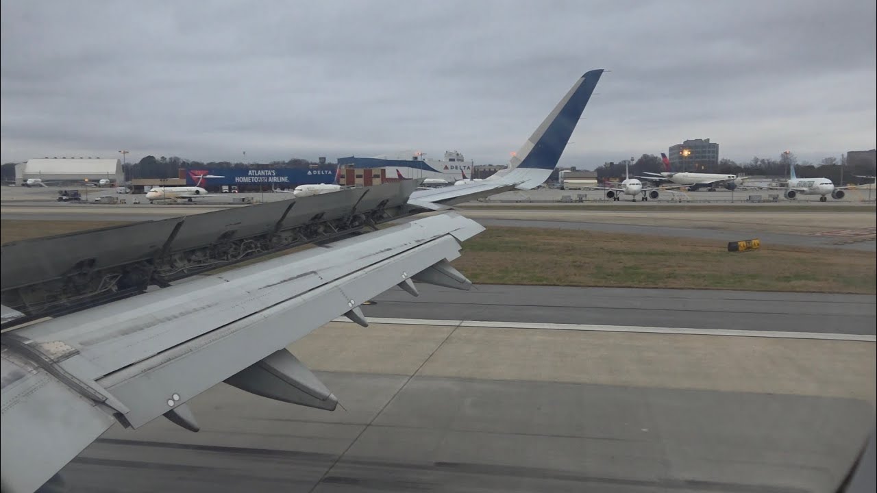 Delta Airlines Airbus A321-200 approach and landing at ATL