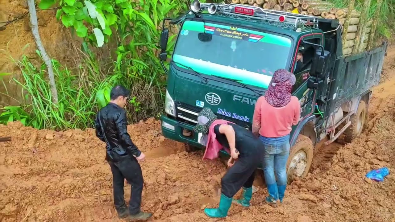 HEAVY RESCUE! Excavator Saves Fully Loaded Truck Stuck in Deep Mud