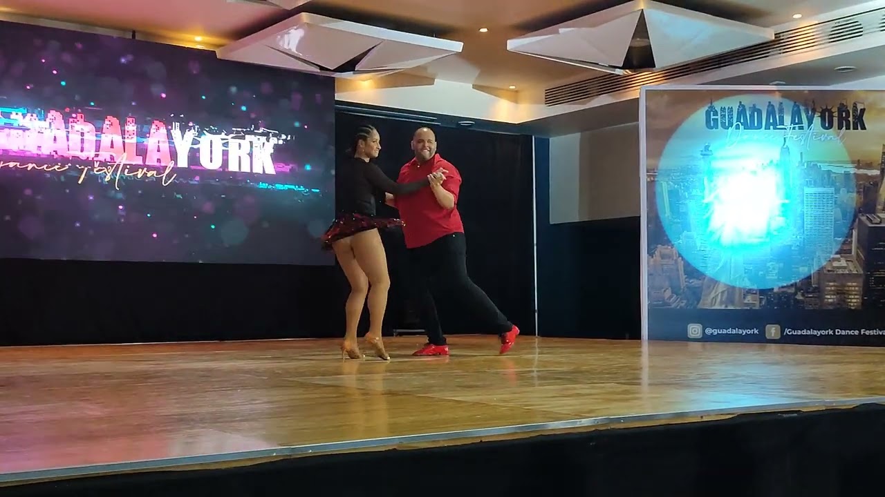 Esa Mujer Alex Morel y Desiree Godsell