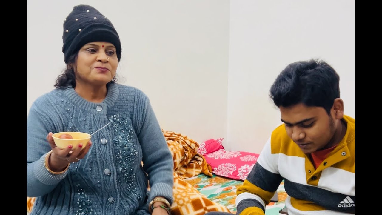 Aaj Pure Din Hum Sabke Hoti rahi party