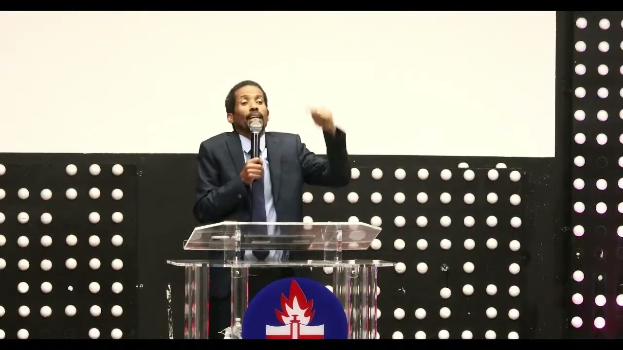 አታርጁ በአቢይ ዋቁማ ዲንሳ don’t get too old by Abiy Wakuma Dinsa