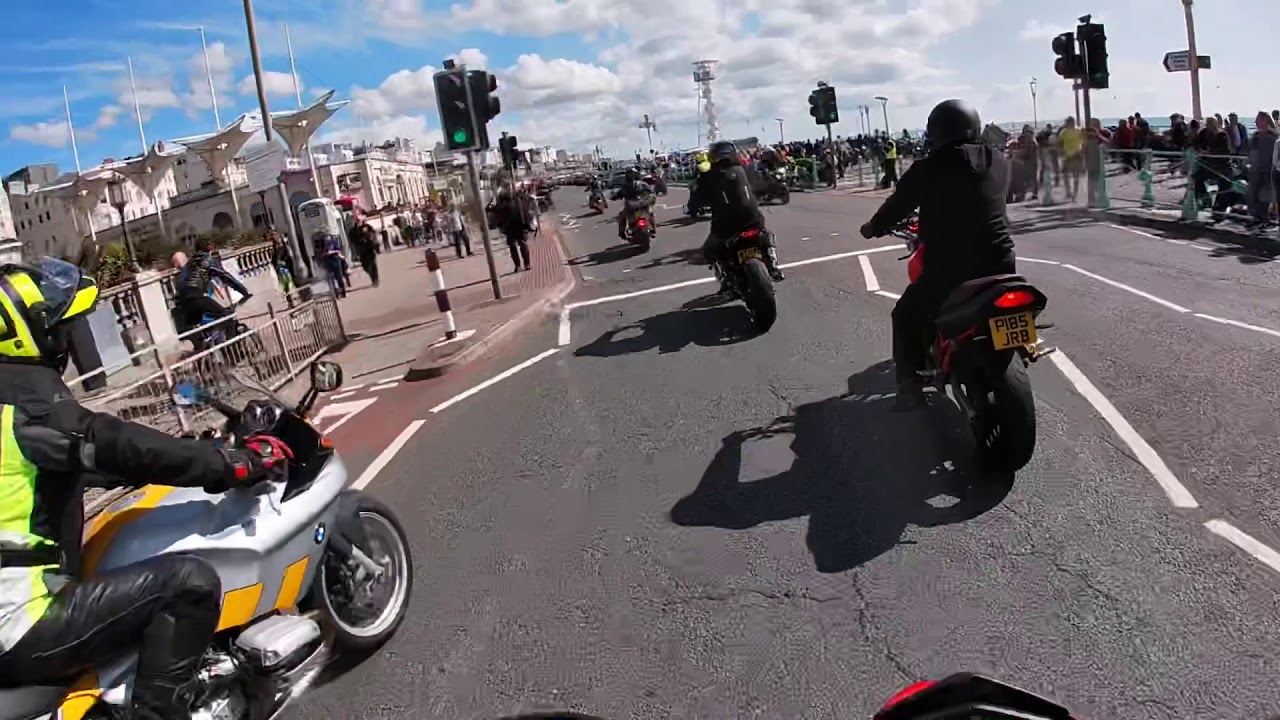 Brighton Burnup 2019: Epic Ace Cafe Bike Rally with Thousands of Bikers!