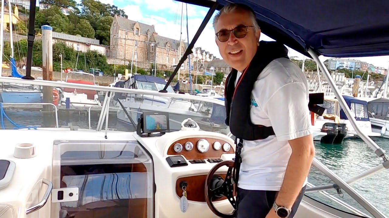 How To Handle A Boat In Strong Winds