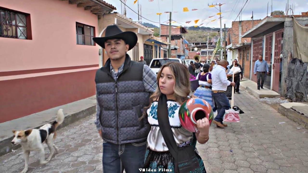 FIESTA DEL NIÑO DIOS POR LOS CARGUEROS URHETIS DE ABAJO 2024-2025 EN SANTIAGO AZAJO / PARTE 6