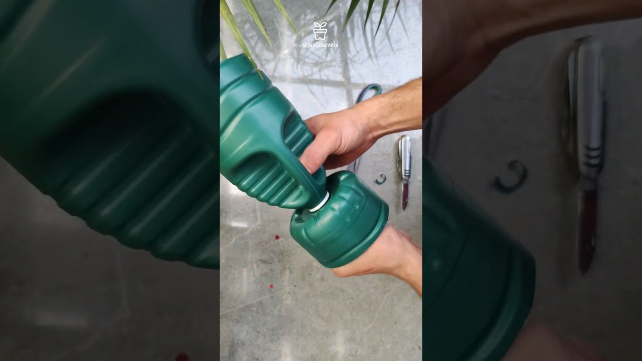 #diy - Transformando vidro de &Aacute;GUA SANIT&Aacute;RIA em um incr&iacute;vel VASO BONECA! #vasodecorativo #reciclagem