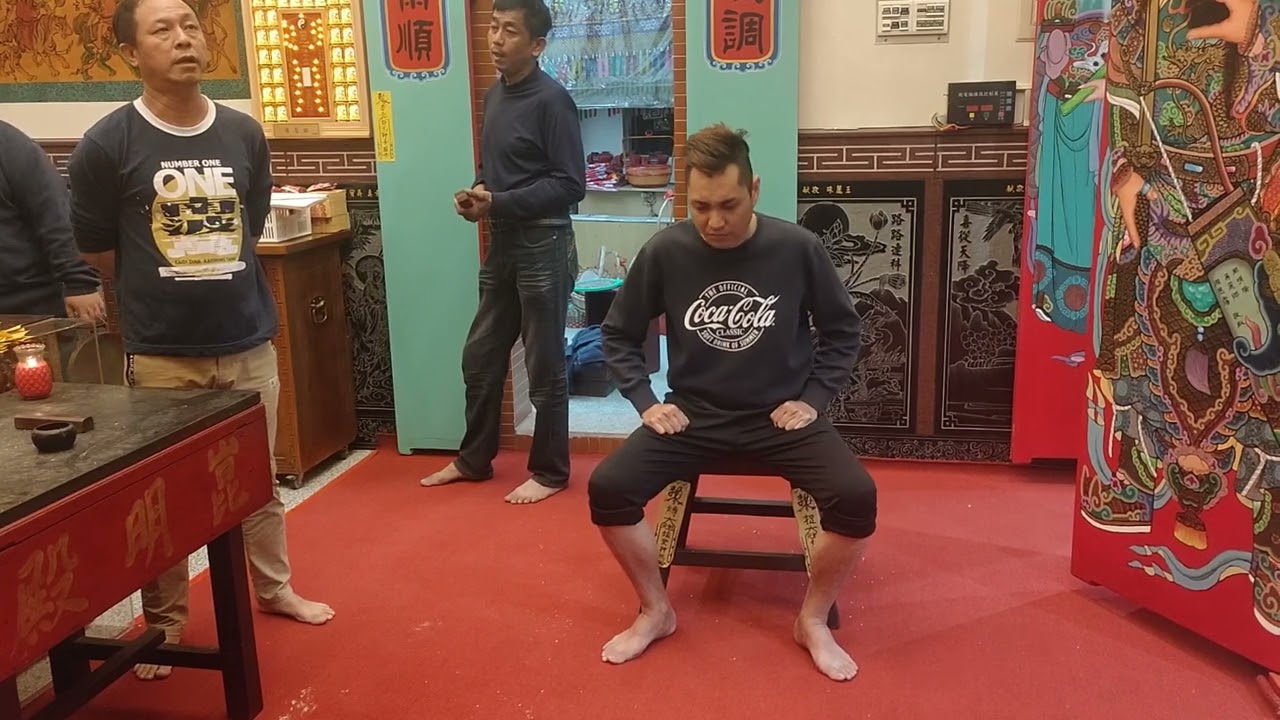 ［祥龍頻道特輯］臺南的澎湖法！！你看過澎湖乩辦事嗎？請神不是請徐甲真人，而是祂！😮😮😮不一樣的公事日，帶你一探究竟澎湖乩與澎湖小法。臺南中西區小南代天府崑明殿2024/12/01公事日。#廟會 #乩童