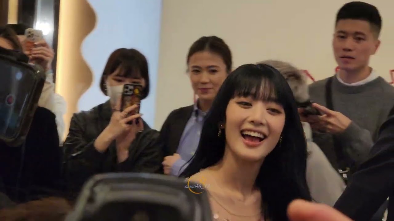 230316 GI DLE #MINNIE Hong Kong miu miu Select #4