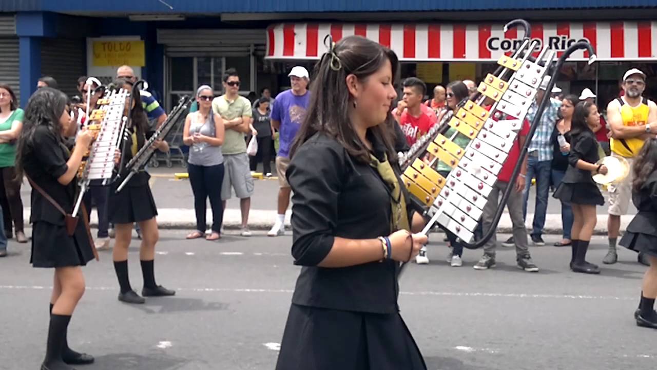 Banda Comunal Villas - Perfume de gardenias y el negro.mp4