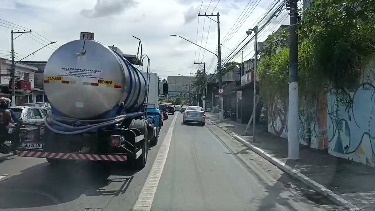 PASSANDO DE FRENTE A IGREJA DO PADRE MARCELO,NA AVENIDA INTERLAGOS, SÃO PAULO -SP . 