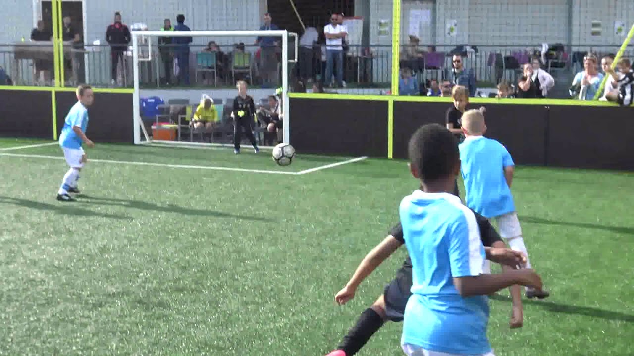 football osm u9 gardien de but thomas castiglioni 8 ans st raphael le 28 10 2017