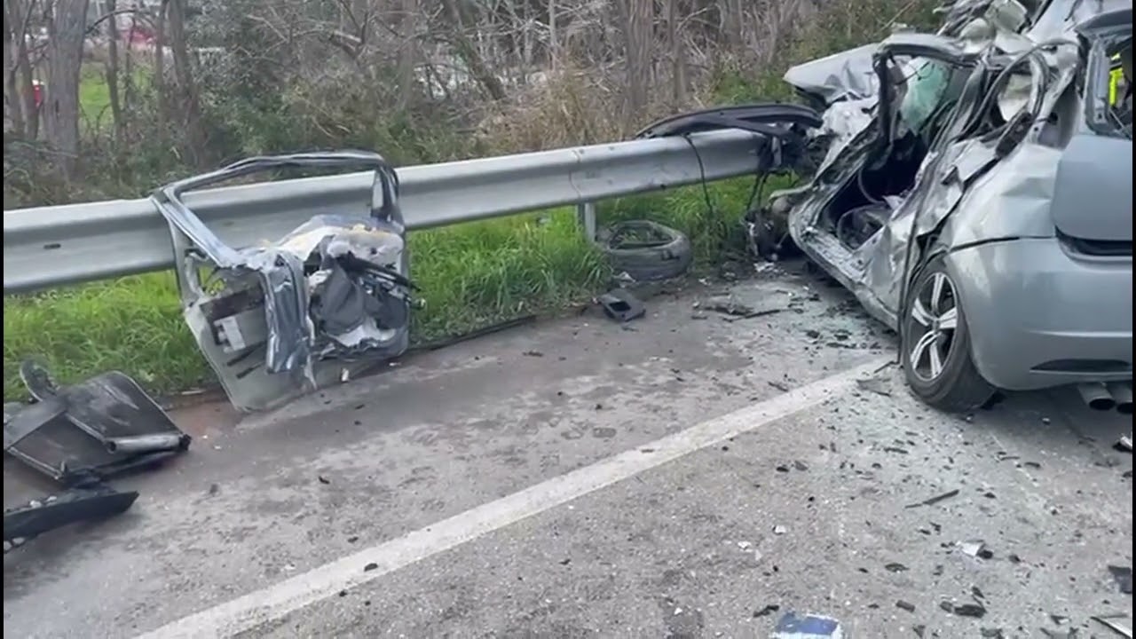 Frontale autobus-punto: morto il 20enne Giuseppe Panichelli