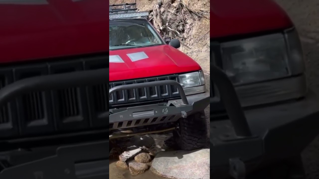 Jeep Grand Cherokee on Holcomb Creek East Gatekeeper.