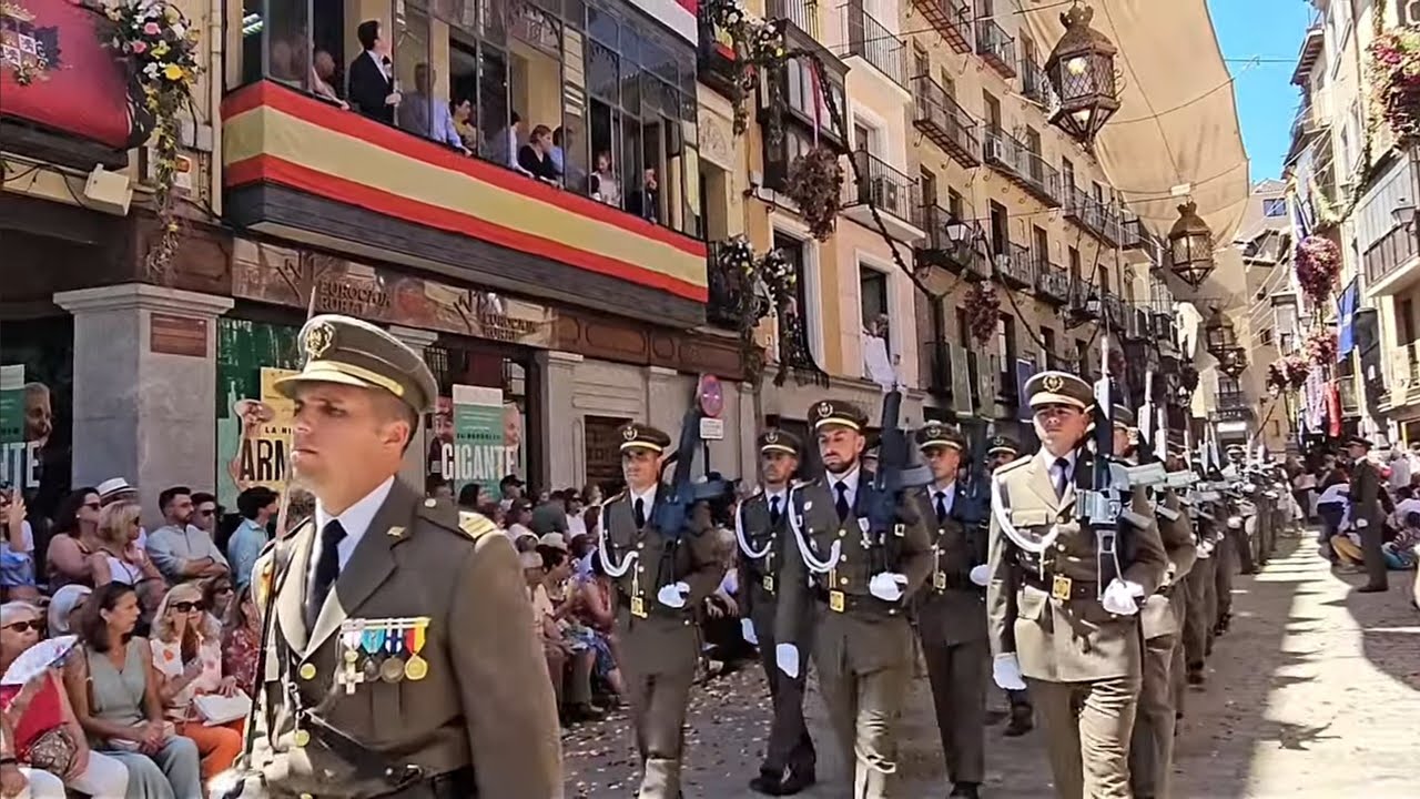 CADETES DE LA ACADEMIA DE INFANTERIA  DE TOLEDO ACOMPAÑANDO AL SANTÍSIMO SACRAMENTO. 2024