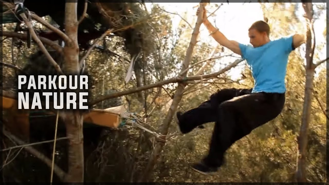 Sessions dans les arbres et premières cabanes à Miramas (2012)