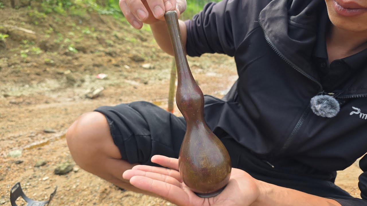 Phát Hiện Một Chiếc Hồ Lô Bằng Đồng Giống Như Của Tôn Ngộ Không