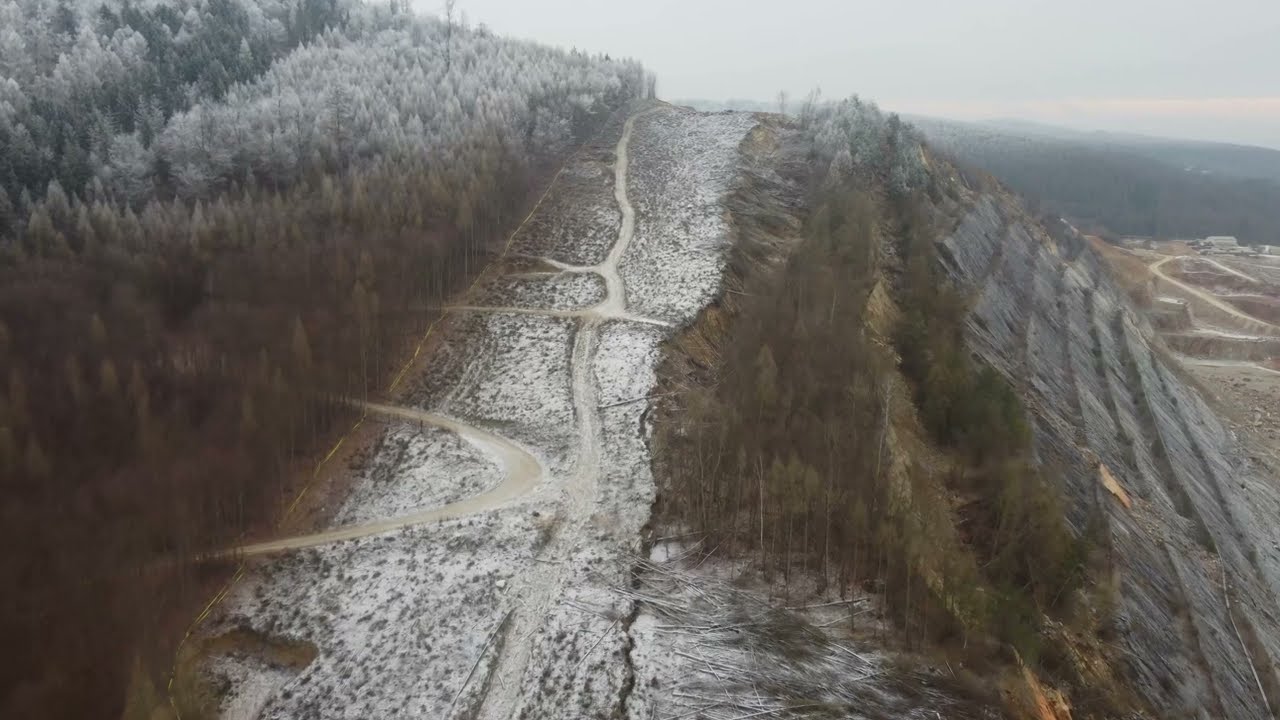 Lom Vitošov 2025 Praskliny  a sesuvy na lomu