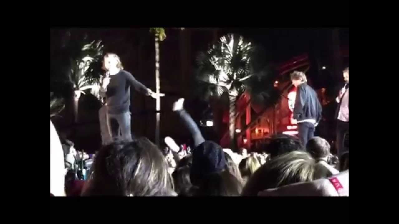 Cute/Funny Moments Of Niall Horan Part 5