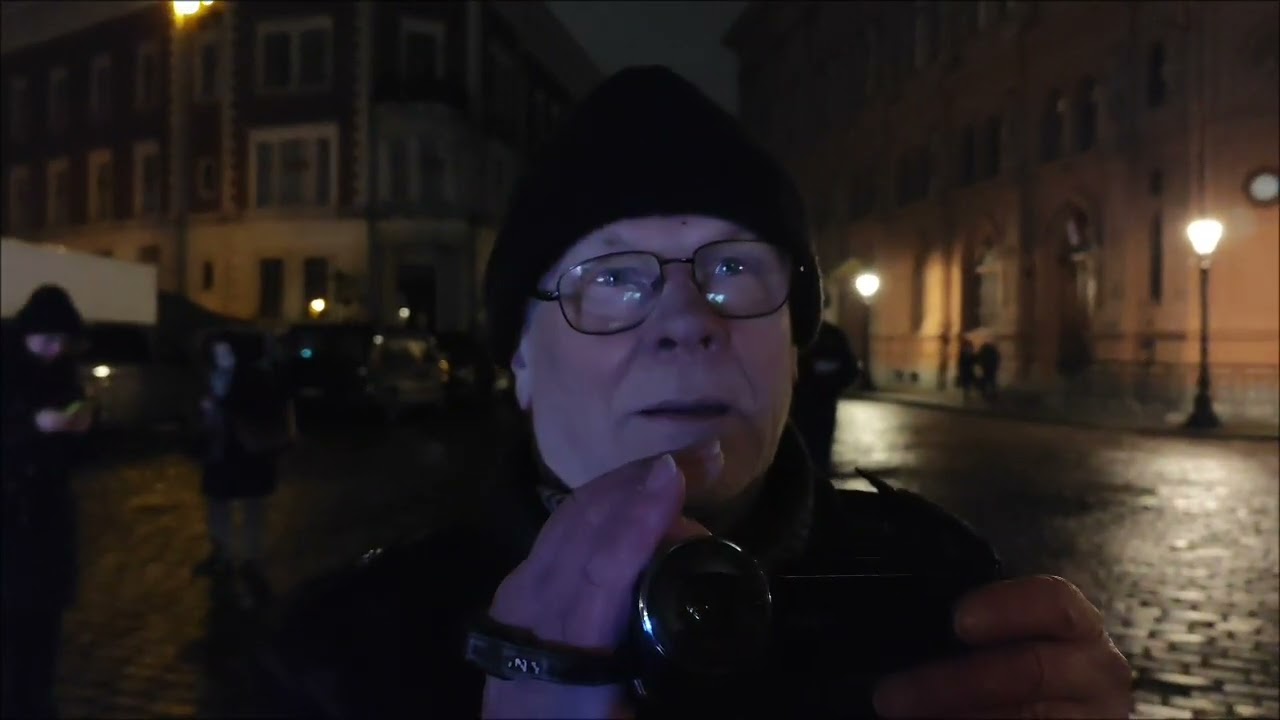 акция против русского языка в СМИ Латвии на домской площади в Риге. 22 января 2025