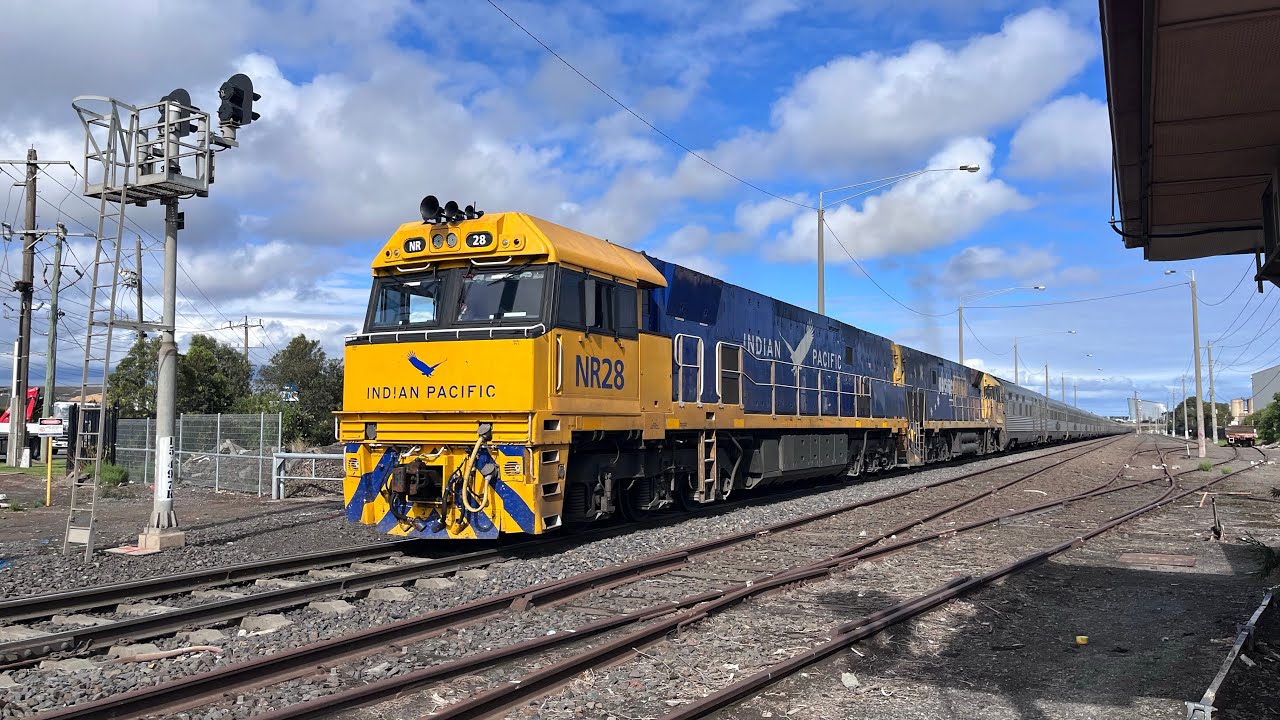 Chasing The  Indian Pacific Train With Locos IP-NR28 And NR58 