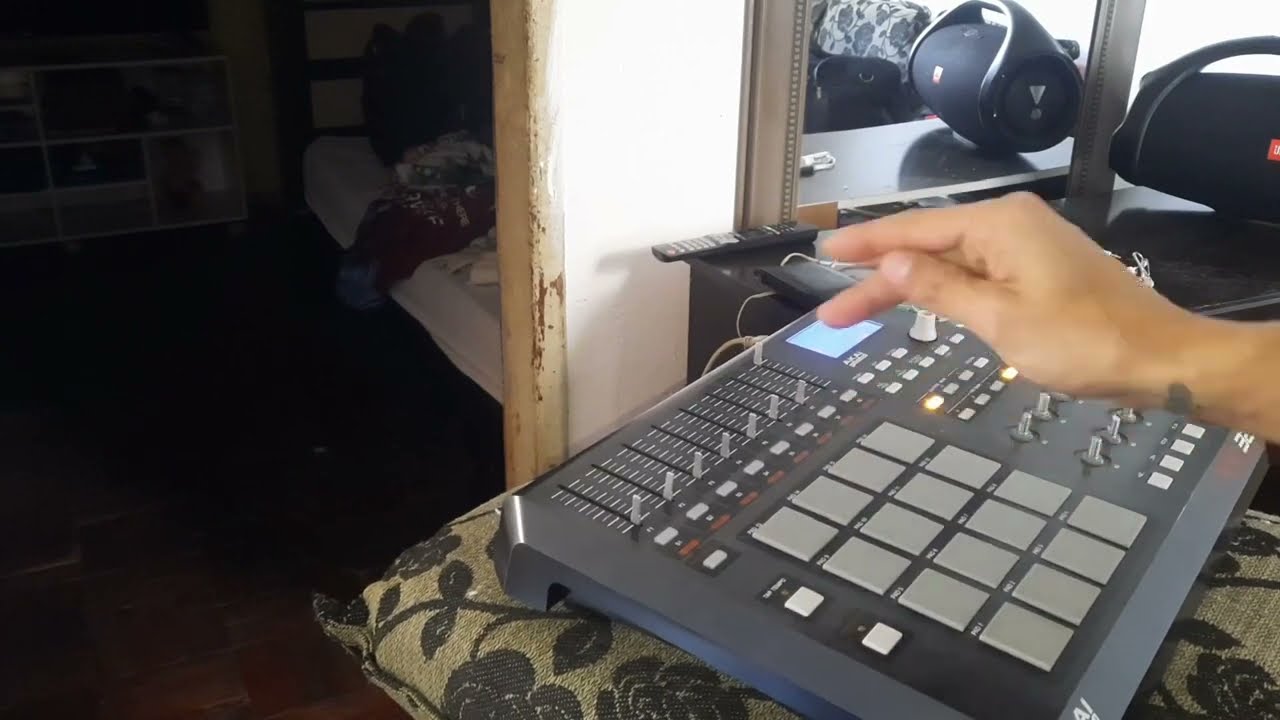 20 minutos de montagem ao vivo das antigas na MPC VOLT MIX dj nathaniel terror sa mpc.