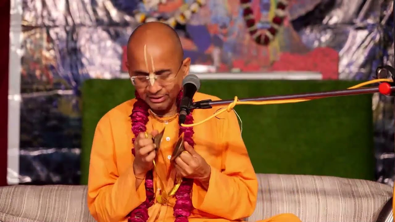 Setting the right mood for entering Vrindavan Dham_Radheshyam das