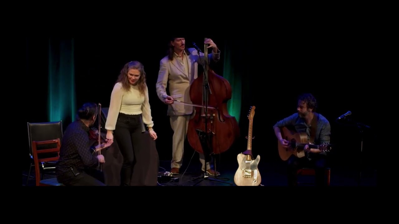 Jig and Reel Béatrice. Pierre Schryer, Adam Dobres, Danielle Enblom, and Oliver Swain.